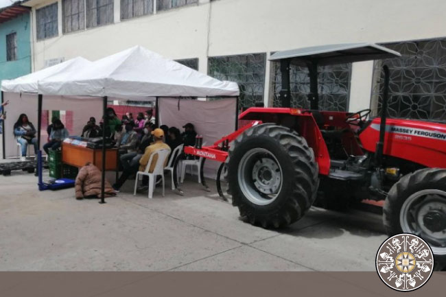 Servicio de TRANSPORTE Y MAQUINARIA AGRÍCOLA AL SERVICIO DEL CAMPO